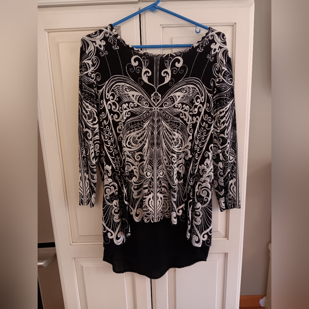 Rose and Olive Womens Top Size Large